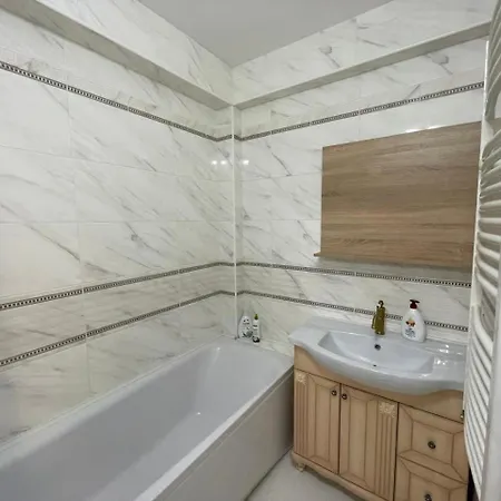 на ботанике тудор стрижка Apartment